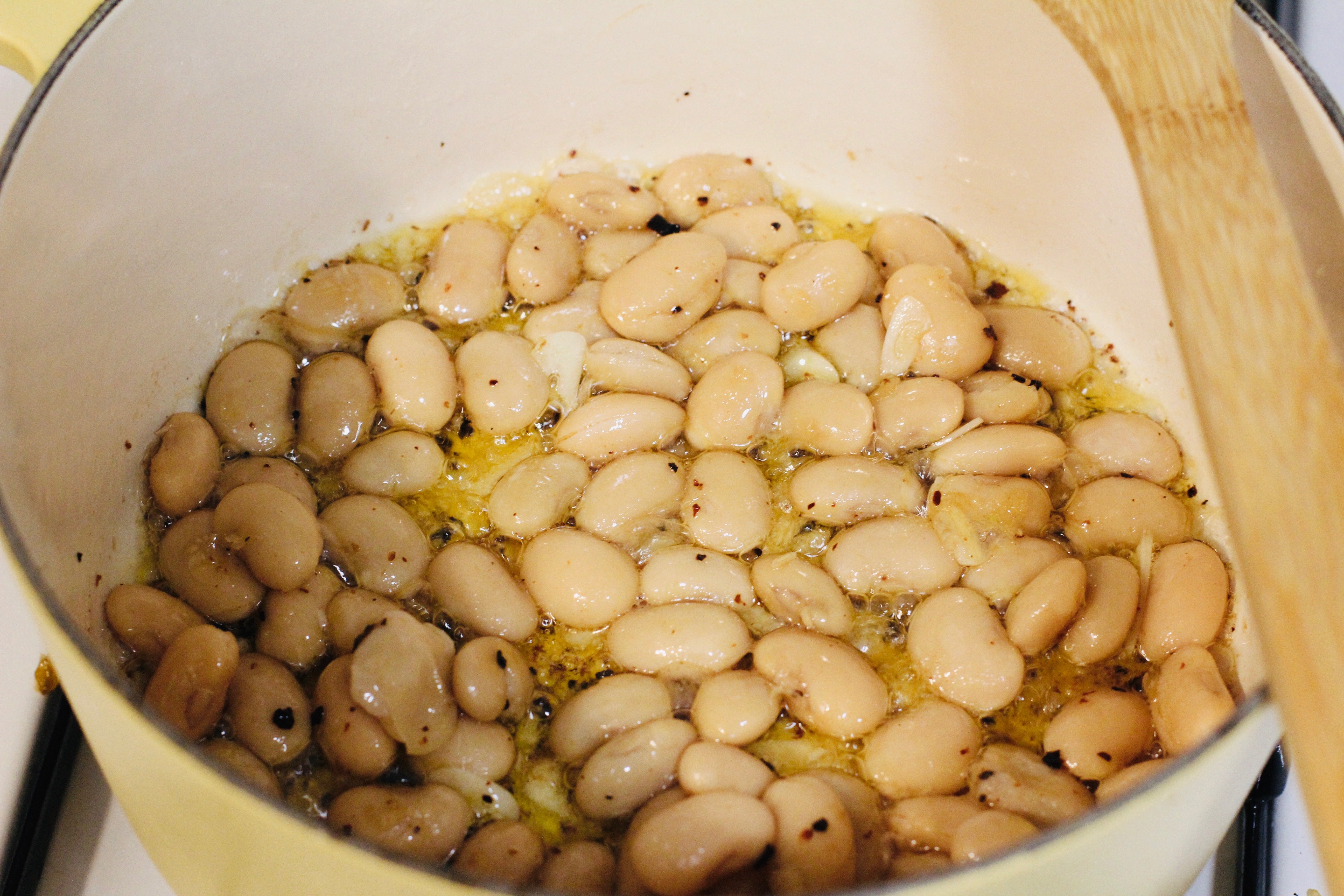 Spicy, Garlicky White Beans